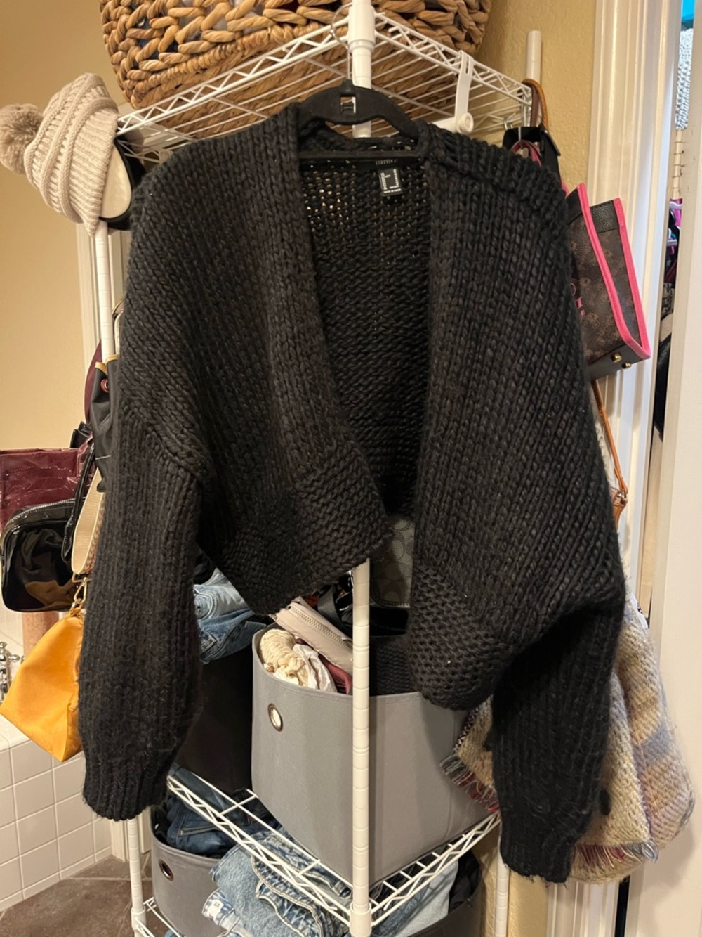 Forever 21 Black Chunky Cropped Cardigan